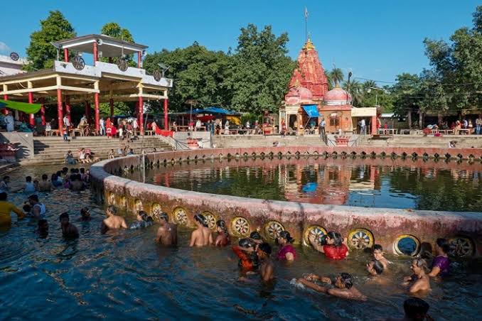 Ayodhya - Namishranya - Prayagraj - Varanasi Tour Package - Image 2