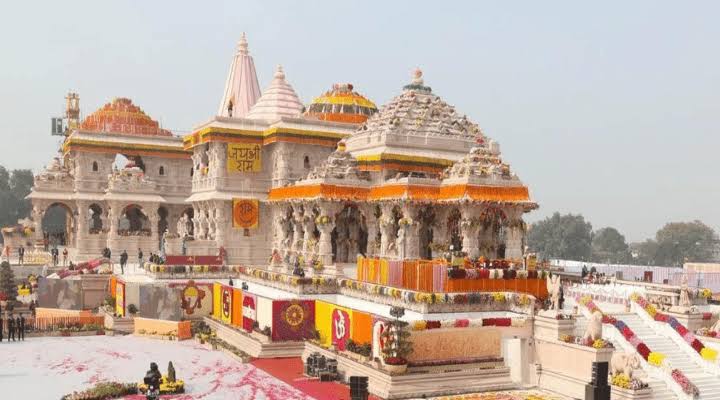 Ayodhya - Namishranya - Prayagraj - Varanasi Tour Package - Image 4